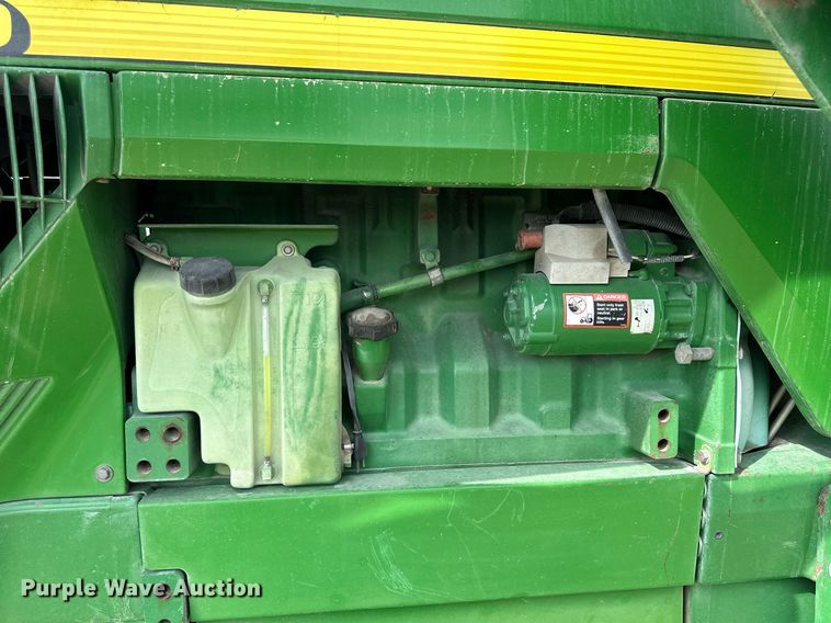 image for item NP9564 1995 John Deere 8200  MFWD tractor
