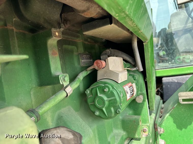 image for item NP9564 1995 John Deere 8200  MFWD tractor