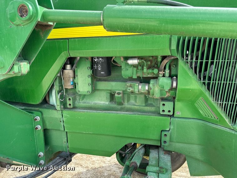 image for item NP9564 1995 John Deere 8200  MFWD tractor
