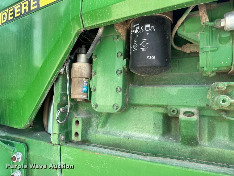 image for item NP9564 1995 John Deere 8200  MFWD tractor