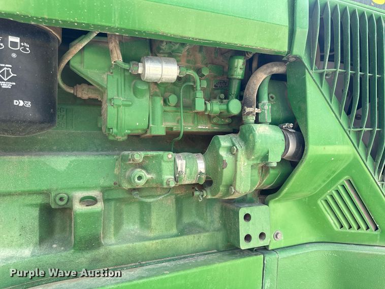 image for item NP9564 1995 John Deere 8200  MFWD tractor