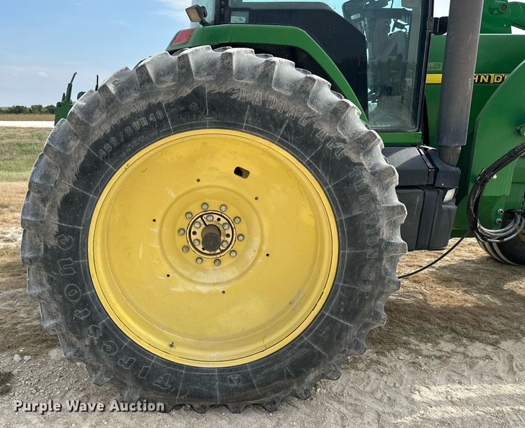 image for item NP9564 1995 John Deere 8200  MFWD tractor