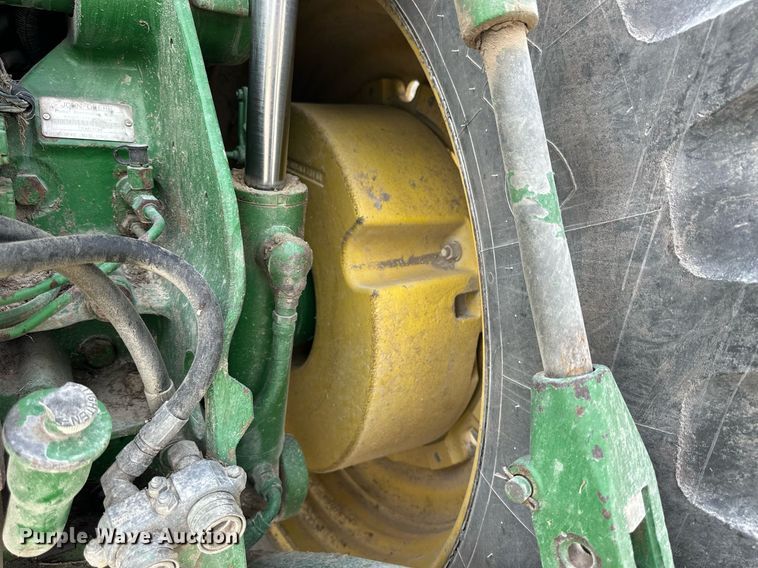 image for item NP9564 1995 John Deere 8200  MFWD tractor