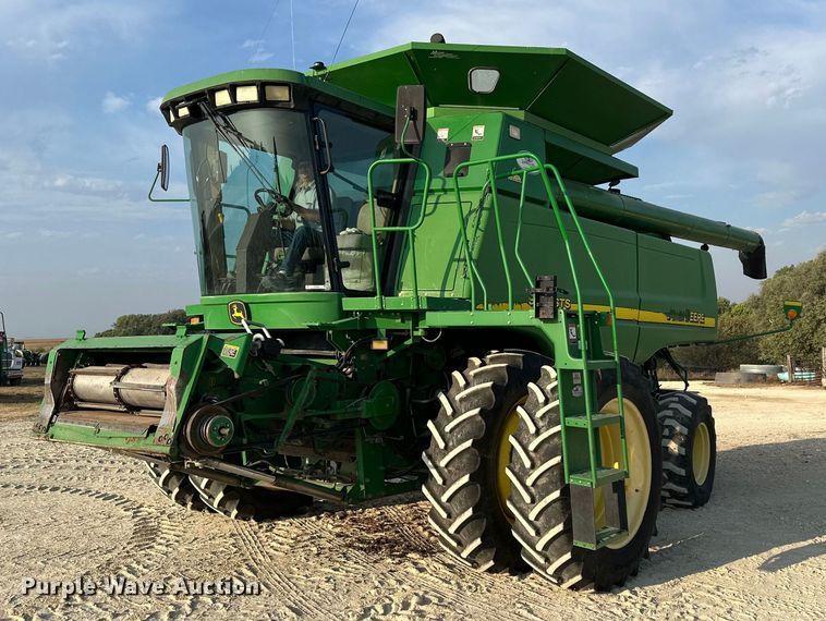 image for item NP9566 2003 John Deere 9750STS  combine