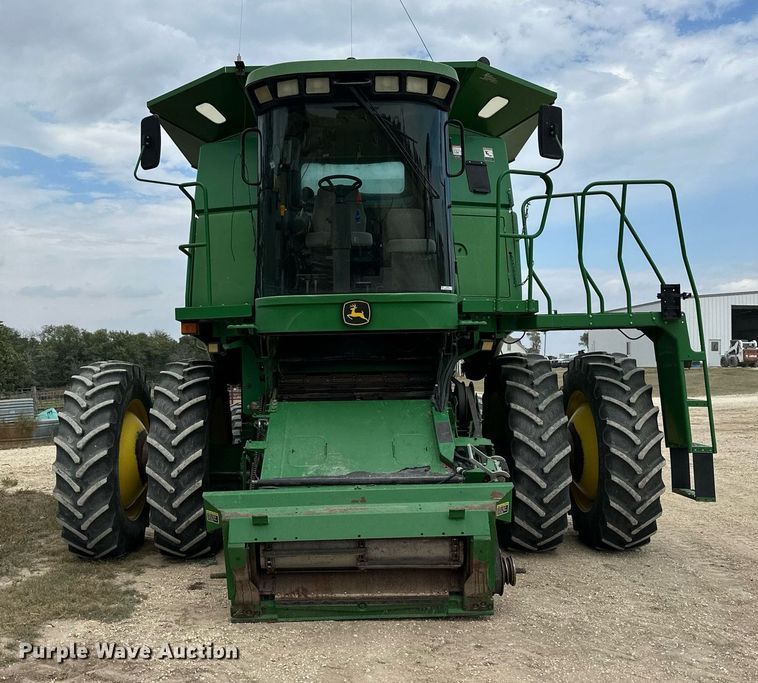 image for item NP9566 2003 John Deere 9750STS  combine