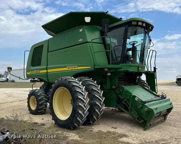 image for item NP9566 2003 John Deere 9750STS  combine