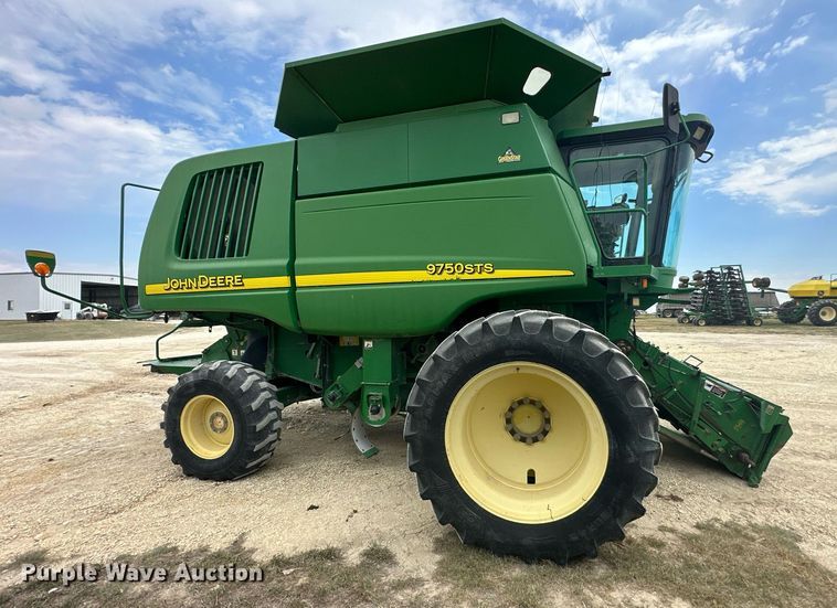 image for item NP9566 2003 John Deere 9750STS  combine