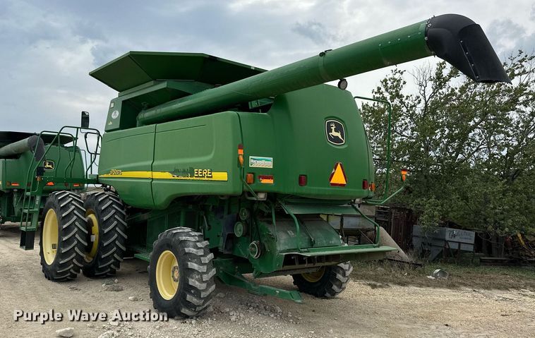 image for item NP9566 2003 John Deere 9750STS  combine