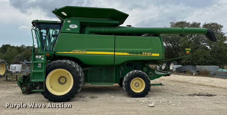 image for item NP9566 2003 John Deere 9750STS  combine