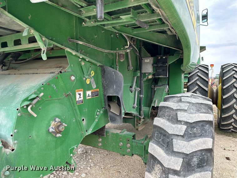 image for item NP9566 2003 John Deere 9750STS  combine
