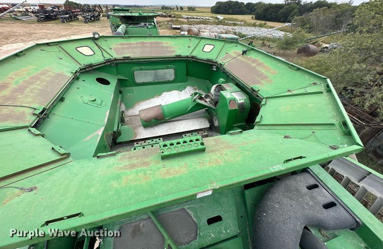 image for item NP9566 2003 John Deere 9750STS  combine