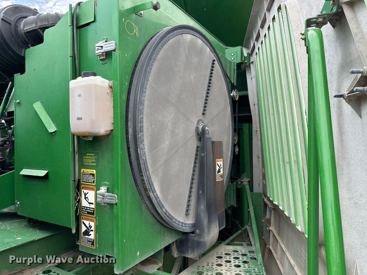 image for item NP9566 2003 John Deere 9750STS  combine