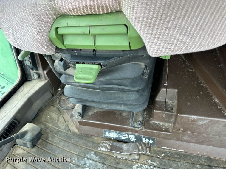 image for item NP9566 2003 John Deere 9750STS  combine