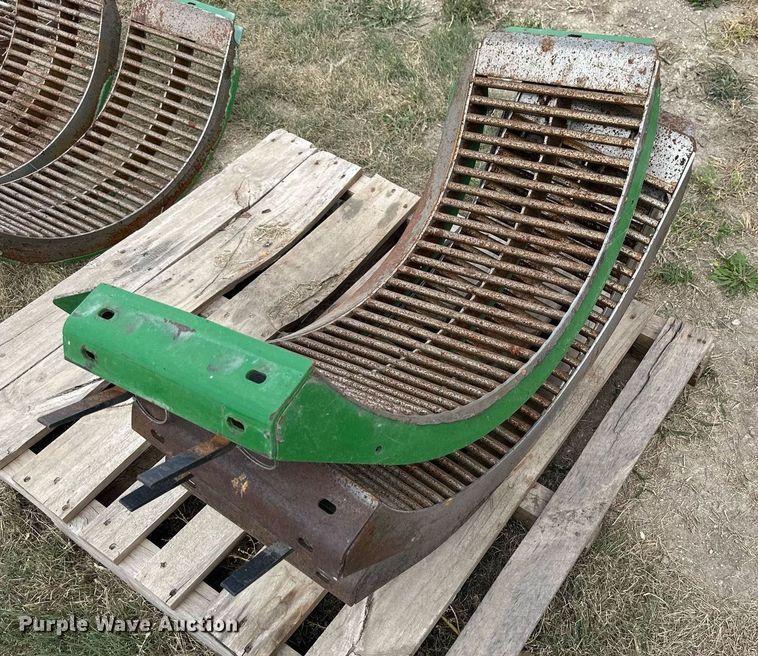 image for item NP9566 2003 John Deere 9750STS  combine