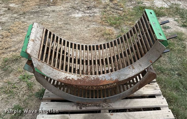 image for item NP9566 2003 John Deere 9750STS  combine