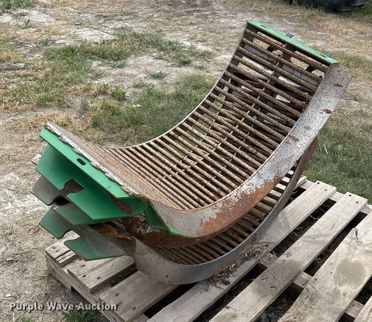 image for item NP9566 2003 John Deere 9750STS  combine