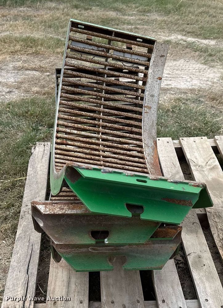 image for item NP9566 2003 John Deere 9750STS  combine