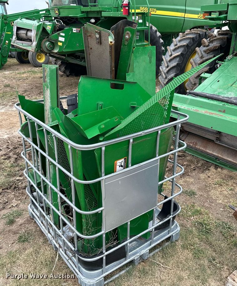 image for item NP9566 2003 John Deere 9750STS  combine