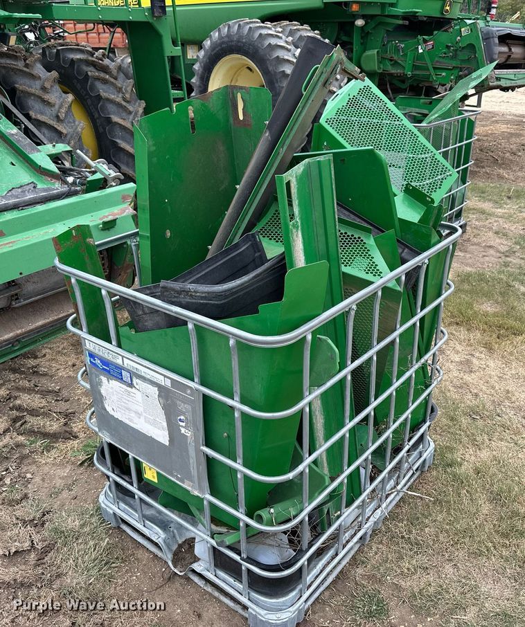 image for item NP9566 2003 John Deere 9750STS  combine