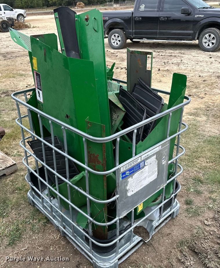 image for item NP9566 2003 John Deere 9750STS  combine