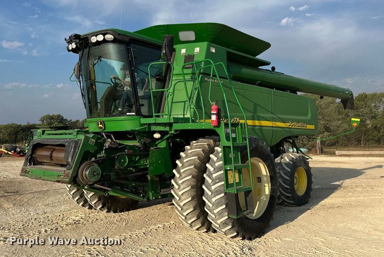 image for item NP9568 2007 John Deere 9760STS  combine