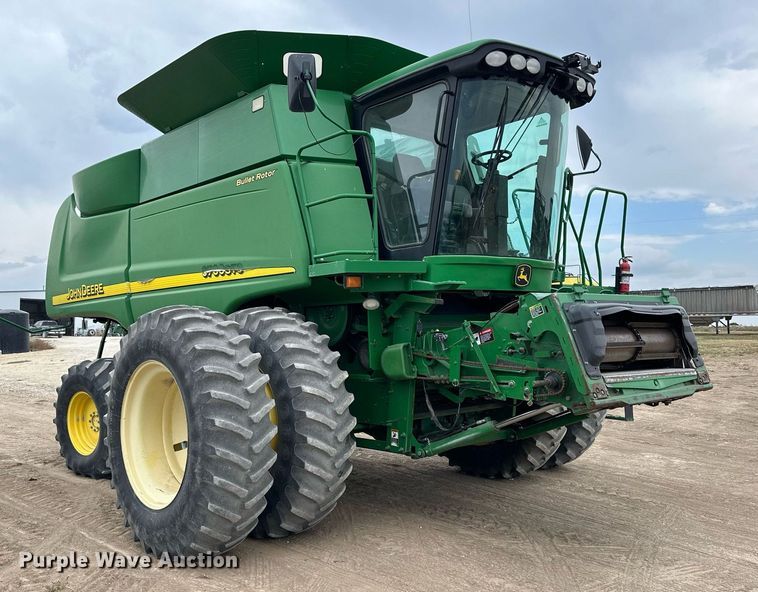 image for item NP9568 2007 John Deere 9760STS  combine