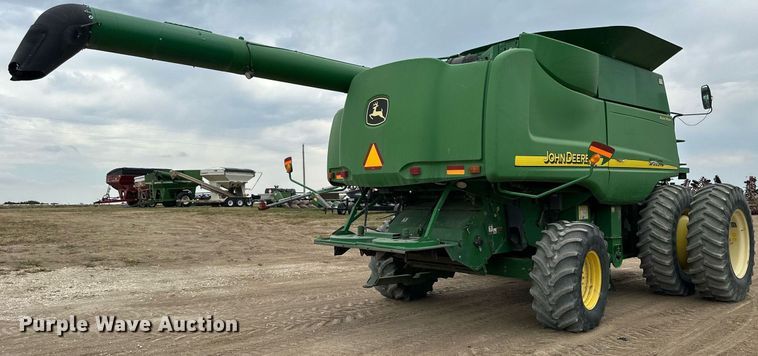 image for item NP9568 2007 John Deere 9760STS  combine