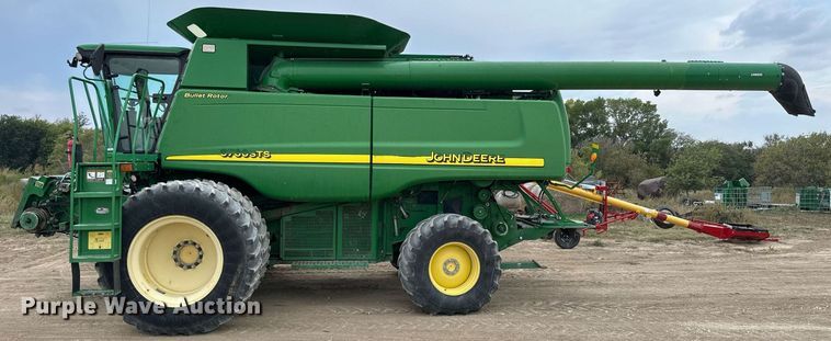 image for item NP9568 2007 John Deere 9760STS  combine