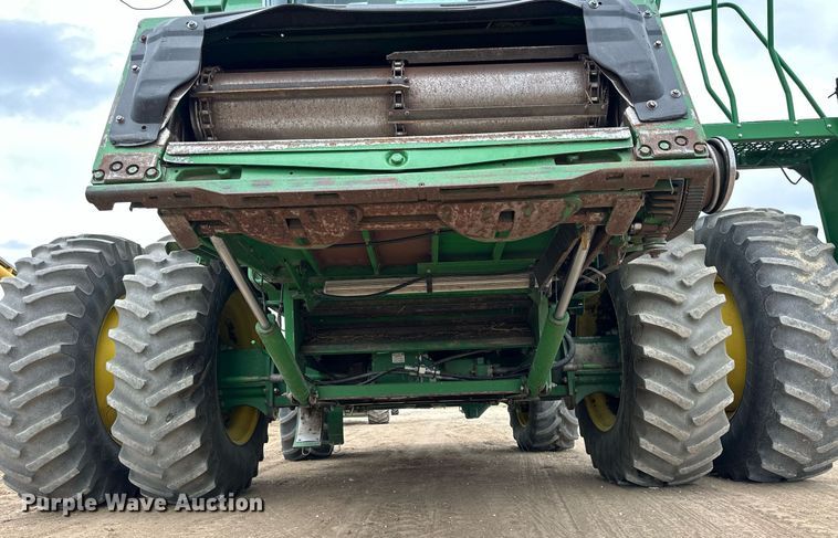 image for item NP9568 2007 John Deere 9760STS  combine