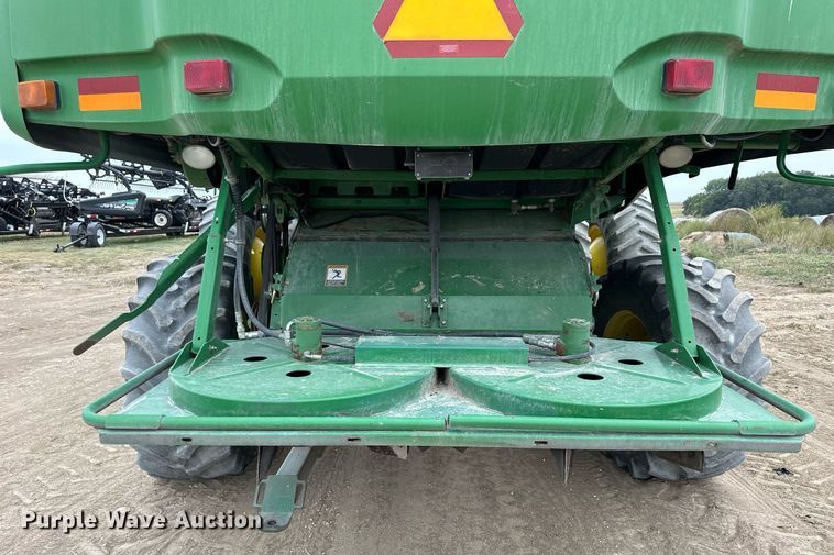 image for item NP9568 2007 John Deere 9760STS  combine