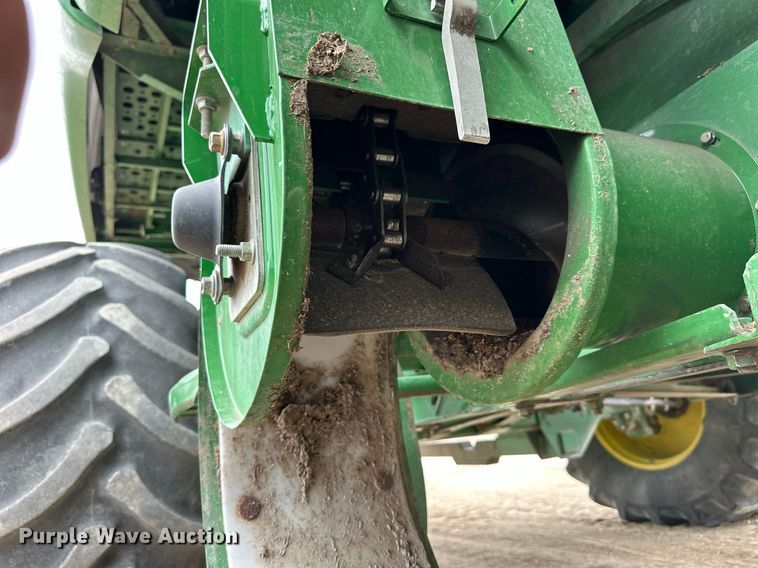 image for item NP9568 2007 John Deere 9760STS  combine