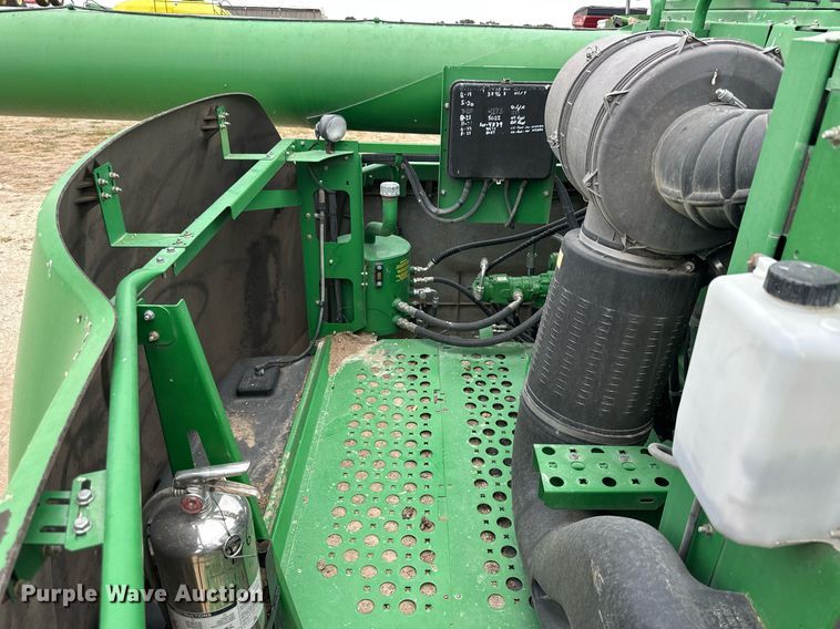 image for item NP9568 2007 John Deere 9760STS  combine