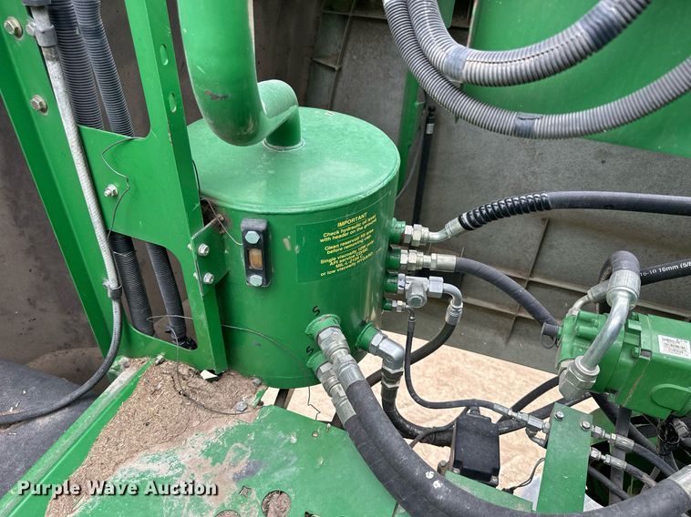 image for item NP9568 2007 John Deere 9760STS  combine