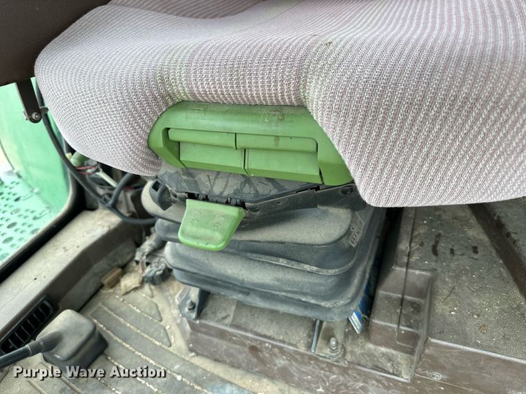 image for item NP9568 2007 John Deere 9760STS  combine