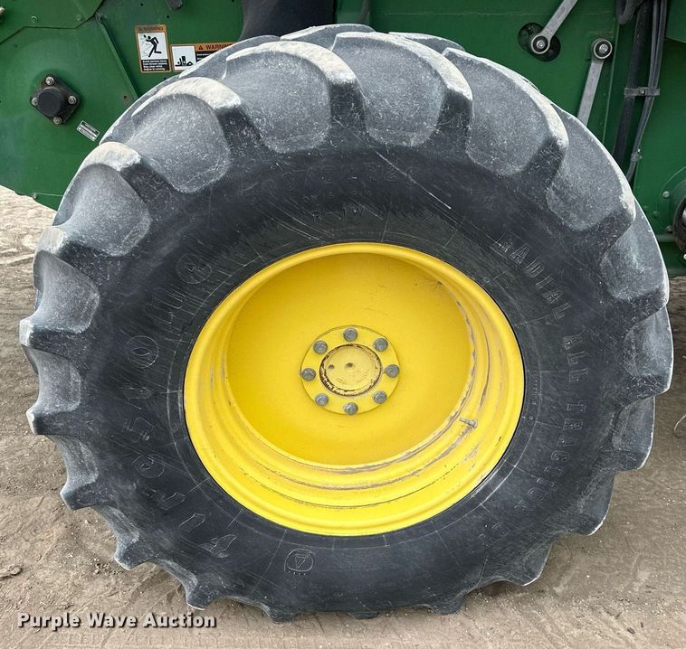 image for item NP9568 2007 John Deere 9760STS  combine