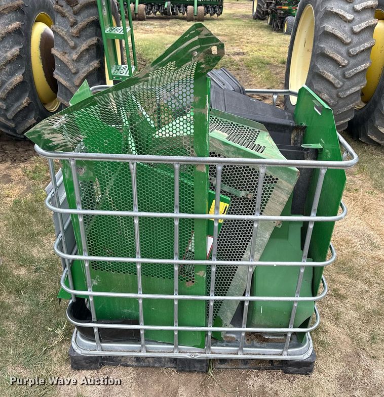 image for item NP9568 2007 John Deere 9760STS  combine