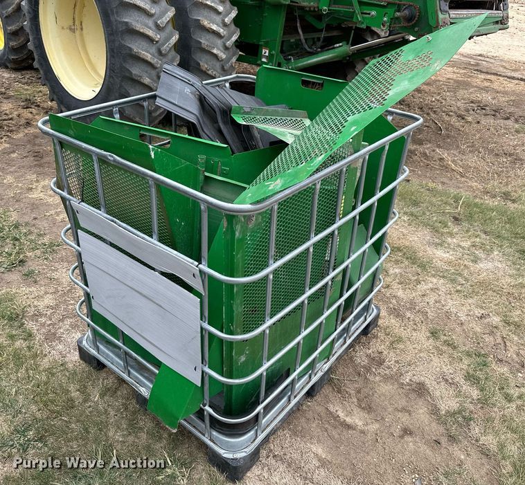 image for item NP9568 2007 John Deere 9760STS  combine