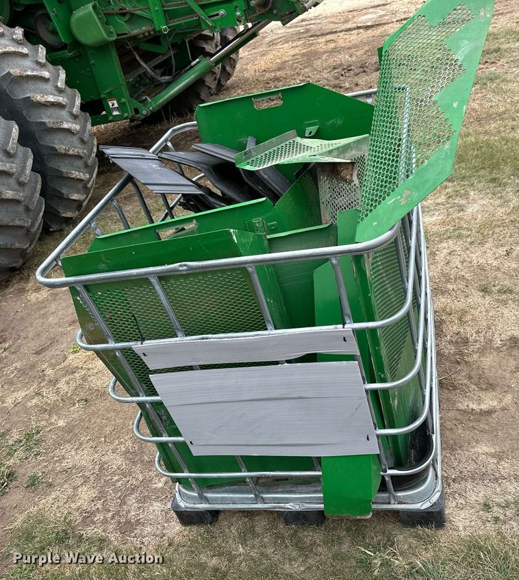 image for item NP9568 2007 John Deere 9760STS  combine