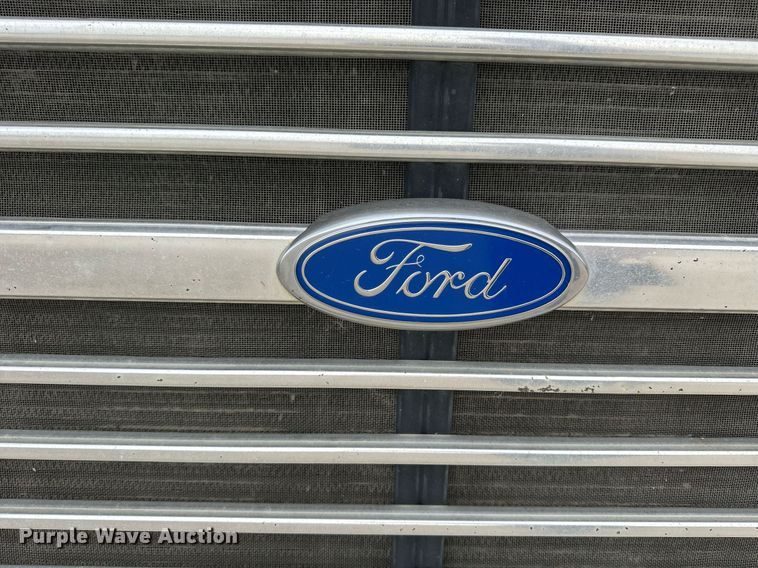 image for item NP9569 1989 Ford L8000  grain truck