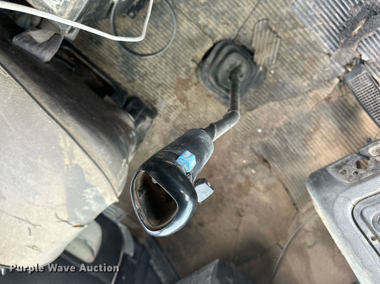 image for item NP9569 1989 Ford L8000  grain truck