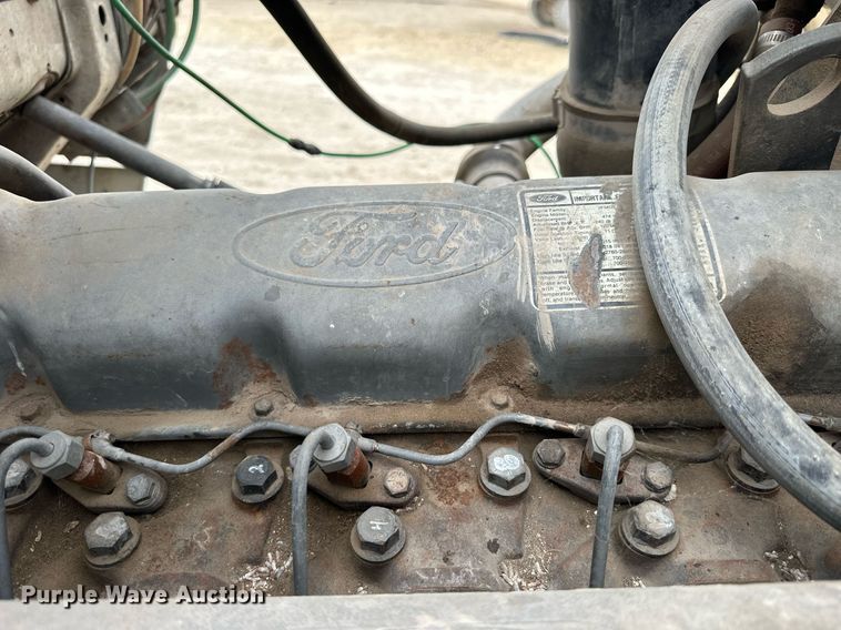 image for item NP9569 1989 Ford L8000  grain truck