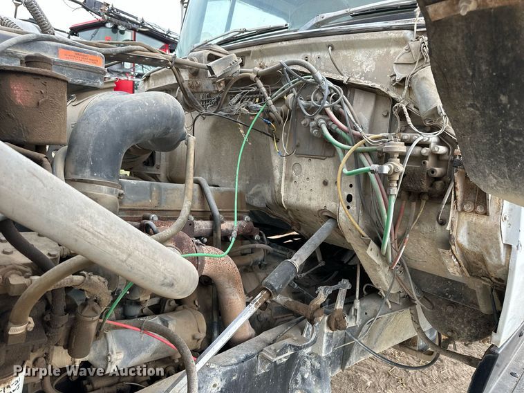 image for item NP9569 1989 Ford L8000  grain truck