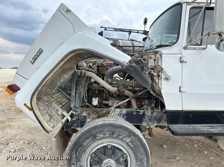 image for item NP9569 1989 Ford L8000  grain truck