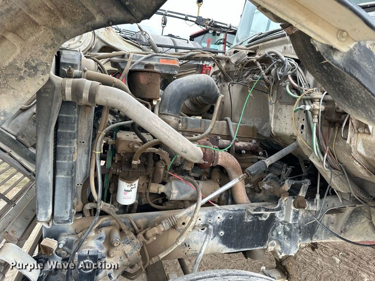 image for item NP9569 1989 Ford L8000  grain truck