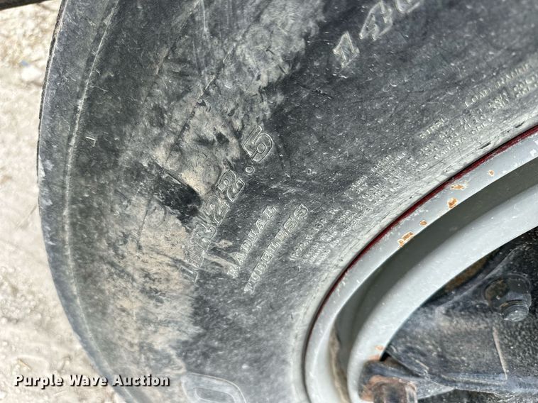 image for item NP9569 1989 Ford L8000  grain truck