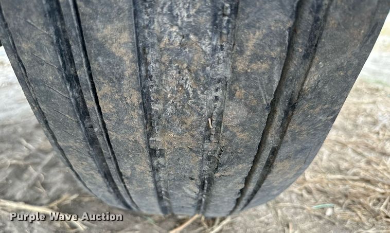 image for item NP9569 1989 Ford L8000  grain truck