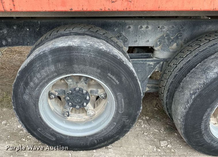 image for item NP9569 1989 Ford L8000  grain truck