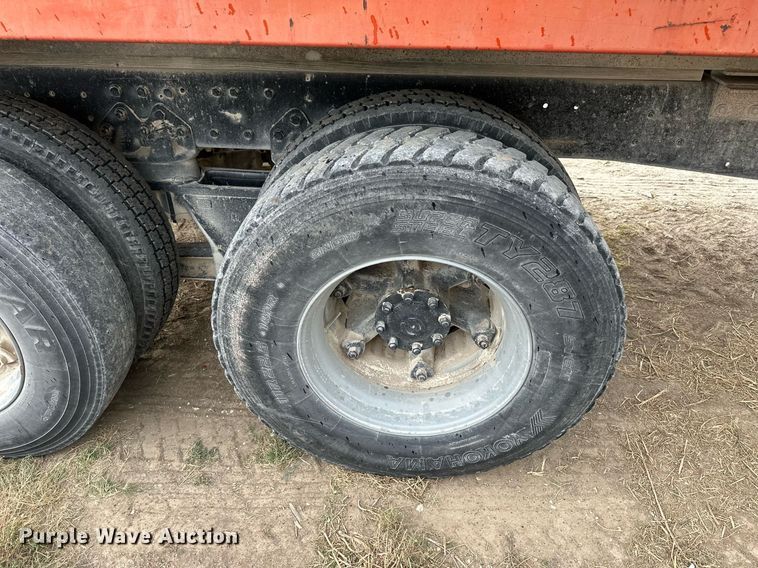 image for item NP9569 1989 Ford L8000  grain truck