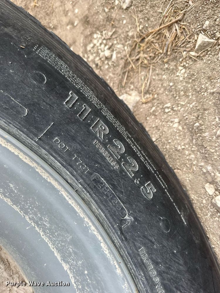 image for item NP9569 1989 Ford L8000  grain truck