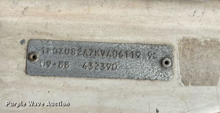 image for item NP9569 1989 Ford L8000  grain truck